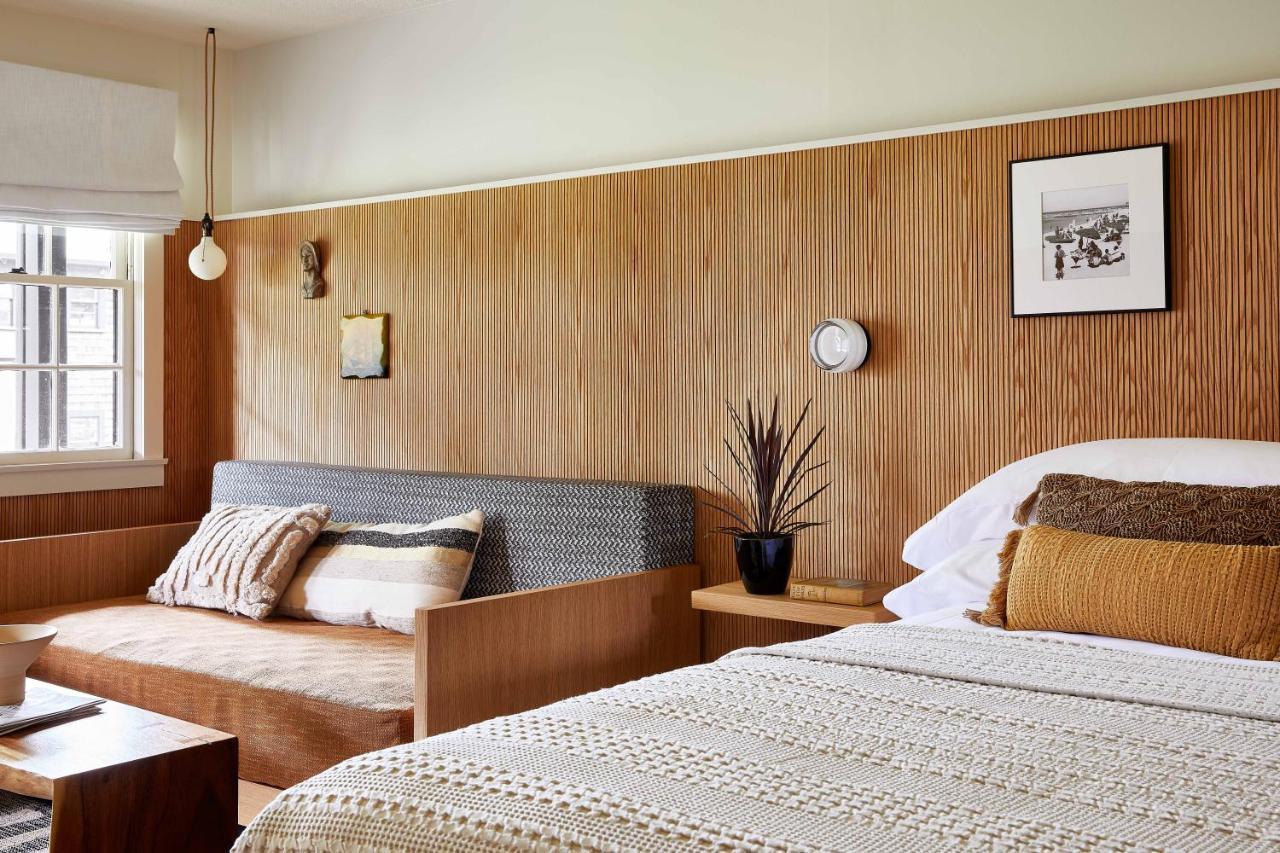 Bluebird Dennisport Hotel Exterior photo